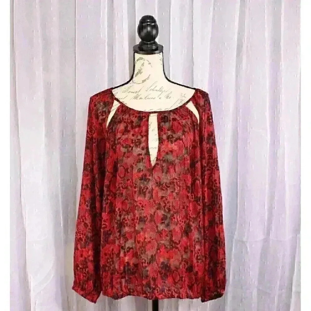 Lane Bryant Size 14 Red/black cut out front/back/sleeves pullover. Scoop Neck